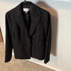 Le Suit Women’s Pantsuit. Black. Size 14.